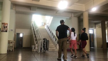 Άκουσαν την ποινή και τα ουρλιαχτά τους έφτασαν μέχρι τα καταστήματα!