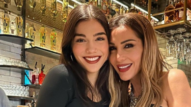 Η Δέσποινα Βανδή γίνεται 55 - Η τρυφερή ανάρτηση της κόρης της για τα γενέθλιά της