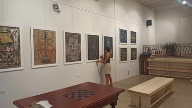 Στέγη Βιτσέντζος Κορνάρος: Εγκαίνια για την έκθεση ζωγραφικής της Σοφίας Δατσέρη