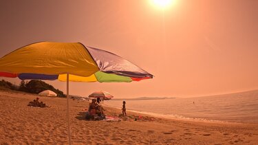 Επικαιροποιήθηκε το έκτακτο δελτίο: Έρχεται τρίτη θερμική έξαρση από Τρίτη