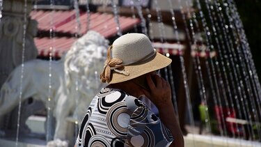  New York Times: «Ο καύσωνας είναι ο νέος κορωνοϊός για τους ηλικιωμένους στην Ευρώπη» - Τι γράφουν για Ελλάδα, Ιταλία, Γαλλία