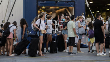 Ακτοπλοϊκά εισιτήρια: Σύσκεψη σήμερα στο Μαξίμου