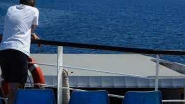 ΠΑΣΟΚ: Η κυβέρνηση επιτρέπει στις ακτοπλοϊκές εταιρείες να κρατούν πολύ ψηλά τις τιμές των εισιτηρίων