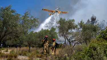 Πυροσβεστική: Σε Ρόδο και Κέρκυρα τα πιο σοβαρά μέτωπα