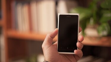 Realme: Το πρώτο smartphone στον κόσμο που αλλάζει χρώμα με το κρύο παρουσιάζεται στην MWC