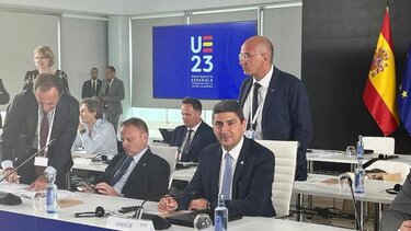 Λ.Αυγενάκης: Άμεση αντιμετώπιση του προβλήματος από λαγοκέφαλο και λεοντόψαρο