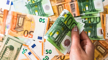 UBS: Αυξήθηκε ο πλούτος στην Ελλάδα, αυξήθηκαν και οι εκατομμυριούχοι!