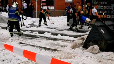 «Χειμώνας» στη Β. Ευρώπη: Εκχιονιστικά στη Γερμανία, ιστορικές πλημμύρες στη Σλοβενία