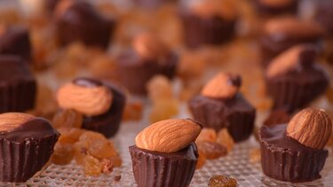 Υγιεινά σοκολατάκια με γέμιση μαρμελάδας