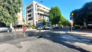 Κλειστά για τα οχήματα μεγάλα τμήματα της λεωφόρου Δημοκρατίας- Βίντεο