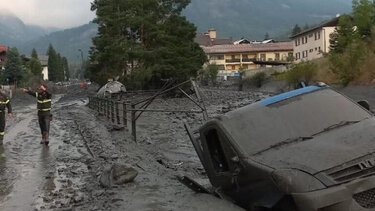 Ιταλία: 5 αγνοούμενοι και 120 εκτοπισμένοι από κατολίσθηση και πλημμύρες στις Δυτικές Άλπεις