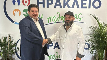 Ο επιχειρηματίας Μανώλης Βελεγράκης μαζί με τον Μιχάλη Καραμαλάκη