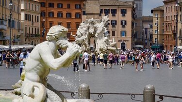 Καύσωνας: Τι επιπτώσεις έχει στην ψυχική μας υγεία και τι μπορούμε να κάνουμε