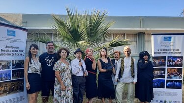 Ο Σύλλογος Γυναικών Ίριδα παρουσιάζει την παράσταση "Η Μαύρη Παρηγοριά"