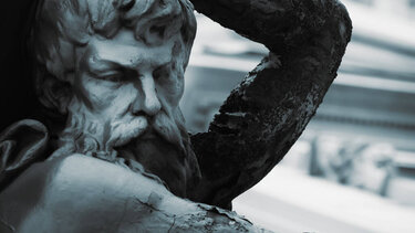 H Ιστορία της Κυριακής: Η πονεμένη ιστορία του Ήφαιστου και το μεγαλύτερο σκάνδαλο της μυθολογίας