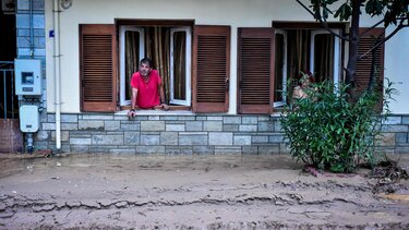 Κακοκαιρία Elias: «Έσπασε» πάλι ο Κραυσίδωνας στον Βόλο - Πλημμύρισαν τα υπόγεια του νοσοκομείου «Αχιλλοπούλειο»