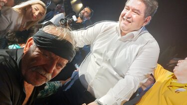 Η ξεχωριστή μαντινάδα για τον Μ. Καραμαλάκη- Δείτε βίντεο