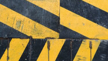 Όμηροι των σκαφτικών, των σωλήνων και των τρυπών