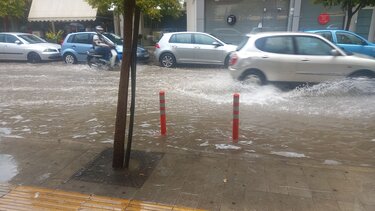 Κακοκαιρία Elias: Σε ποτάμια μετατράπηκαν οι δρόμοι στα Χανιά - Φωτογραφίες και βίντεο