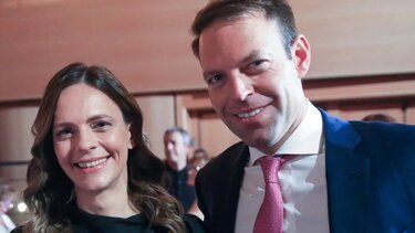 Τετ α τετ Κασσελάκη-Αχτσιόγλου αυτή την ώρα στη Βουλή