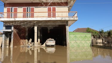 Πυρετώδεις προετοιμασίες για να ανοίξουν τα σχολεία στη Θεσσαλία