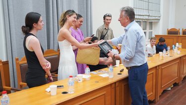 Η Περιφέρεια Κρήτης στηρίζει τις δράσεις γνωριμίας της απόδημης νεολαίας με την παράδοση και τη ζωή της Κρήτης