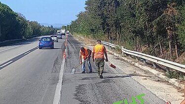 Χύθηκε άσφαλτος στο δρόμο επί του στον ΒΟΑΚ- Δείτε φωτογραφίες