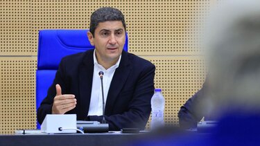 Αυγενάκης σε παραγωγούς στη Λάρισα: «Δεν θα κιοτέψουμε, θα κρατήσουμε το λόγο μας απέναντί σας»