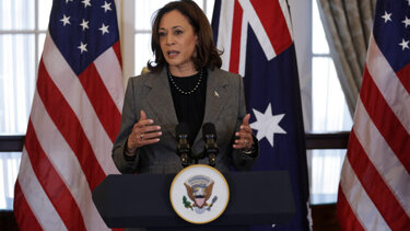 Αν η Κάμαλα Χάρις πάρει τη θέση του Μπάιντεν, ποιος θα πάρει τη δική της;