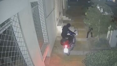 Κλοπή μηχανής σε λίγα λεπτά - Βίντεο ντοκουμένο