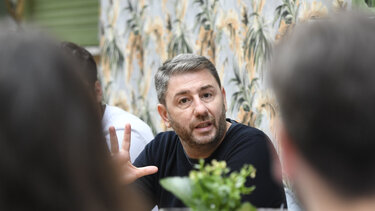 Συνάντηση Ανδρουλάκη με νέους στα Ιωάννινα