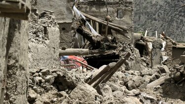 Σεισμός στο Αφγανιστάν: Ξεπέρασαν τους 2.400 οι νεκροί