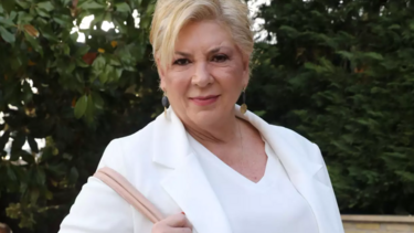 Δήμητρα Λιάνη Παπανδρέου: «Χύθηκε χορός εκατομμυρίων πάνω στο κορμί μου»