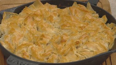 Σύλλογος Γυναικών Επισκοπής "Εργάνη": Μαζεύουν άγρια χόρτα και φτιάχνουν πίτες