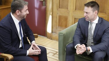 Το «φλερτ» ΣΥΡΙΖΑ- ΠΑΣΟΚ δεν κράτησε ούτε 24 ώρες!