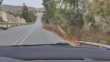 Κάτοικοι Πρασσάς: "Ένας ολόκληρης οικισμός κινδυνεύει καθημερινά εξαιτίας του δρόμου'