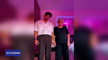 Γιαγιά και εγγονός ξεσηκώνουν στο TikTok με τις χορευτικές τους ικανότητες