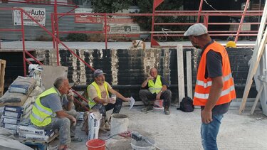 Οι οικοδόμοι στην απεργιακή συγκέντρωση στα Χανιά