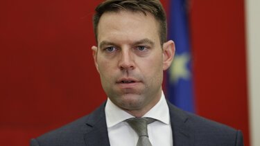 Κασσελάκης: Αντιγραφέας μου ο Μητσοτάκης 