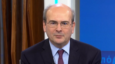 Χατζηδάκης: "Δεν είναι λογικό ο ελεύθερος επαγγελματίας να δηλώνει λιγότερα από τον υπάλληλο" – Τι είπε για την επιταγή ακρίβειας