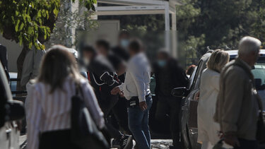 Υπόθεση 12χρονης στον Κολωνό: Σε αίθουσα του Εφετείου η δίκη των 26 κατηγορουμένων