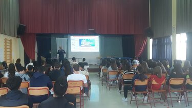 Διδάσκοντας εθελοντισμό στο 5ο Λύκειο Ηρακλείου