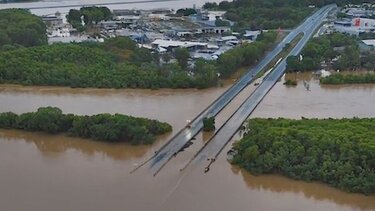  Ισχυρές καταιγίδες σαρώνουν την Τασμανία