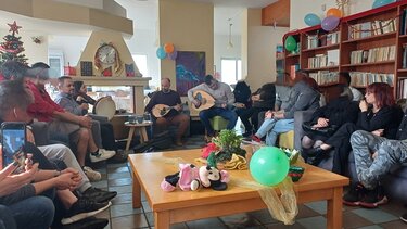 Μια γιορτή με τον Χ. Φασουλά στις εγκαταστάσεις της Θεραπευτικής Κοινότητας του ΚΕΘΕΑ ΑΡΙΑΔΝΗ