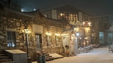 Στα λευκά ντύθηκε το Νυμφαίο της Φλώρινας