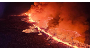  Ισλανδία: Ηφαίστειο εκρήγνυται με τα συντριβάνια λάβας να φτάνουν έως και τα 100 μέτρα - Δείτε βίντεο