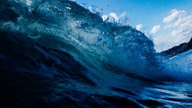 Τους ένστολους που έσωσαν τον πατέρα και την 6χρονη κόρη του από πνιγμό, τιμά το Ρέθυμνο