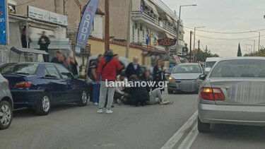 Λαμία: Λεπτό προς λεπτό η σύγκρουση τζιπ με το δίκυκλο διανομέα