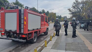 Επίθεση κουκουλοφόρων με μολότοφ σε διμοιρία των ΜΑΤ στο ΑΠΘ 