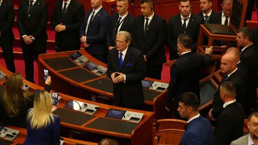Ένταση στην αλβανική βουλή: Άρση ασυλίας του Μπερίσα